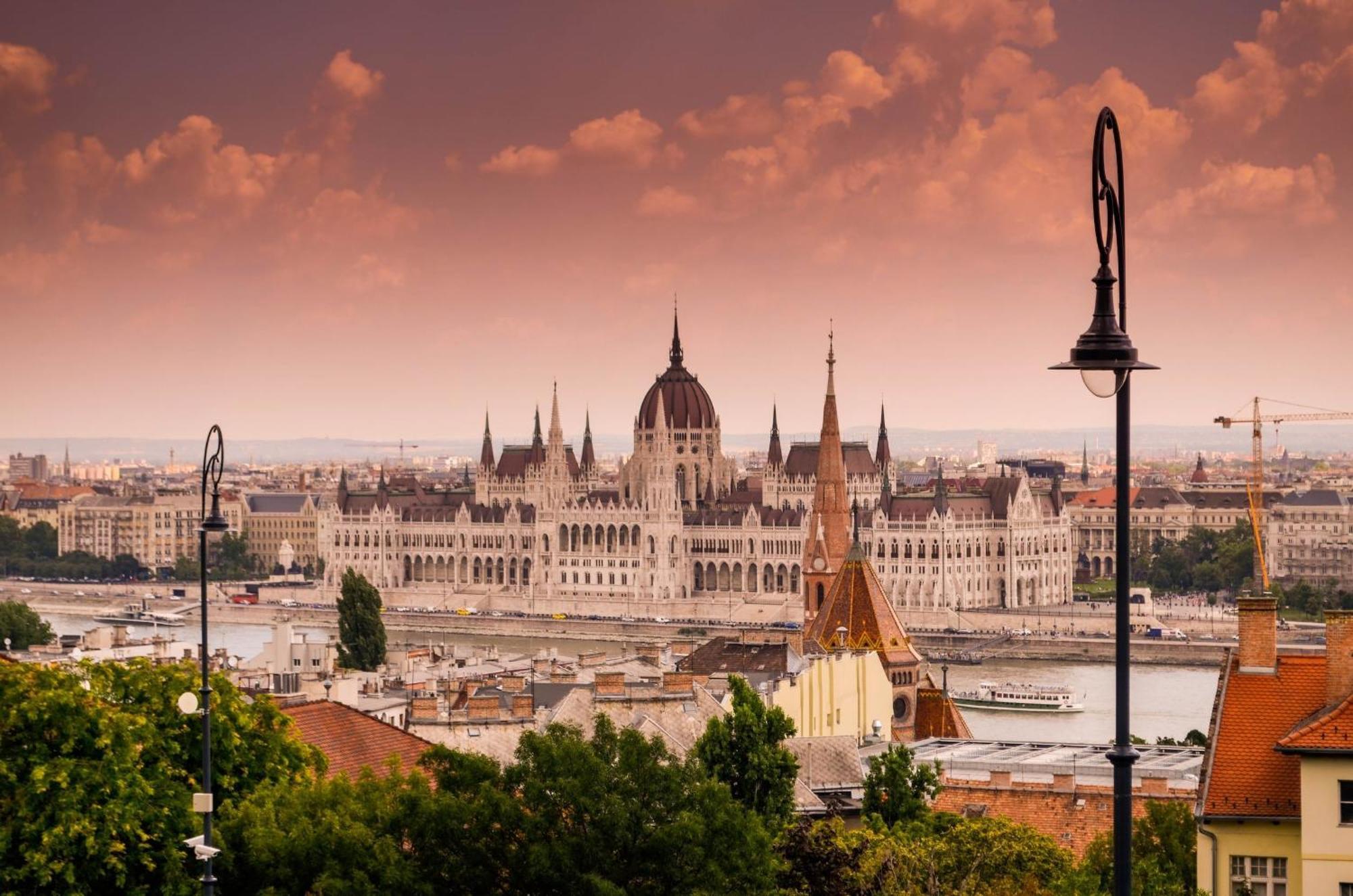 Just Chillin Apt-Budapest Most Historic Landmarks ภายนอก รูปภาพ